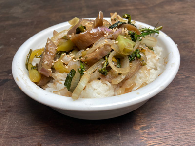 Broccoli,-eggplant-and-peppers-in-garlic-sauce