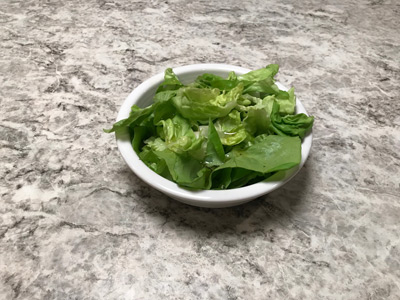 _simple-salad-with-red-wine-vinaigrette.